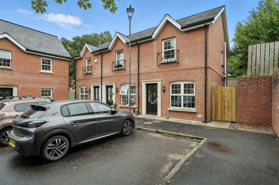 15 Milfort Mews, dunmurry, belfast, BT17 9JE