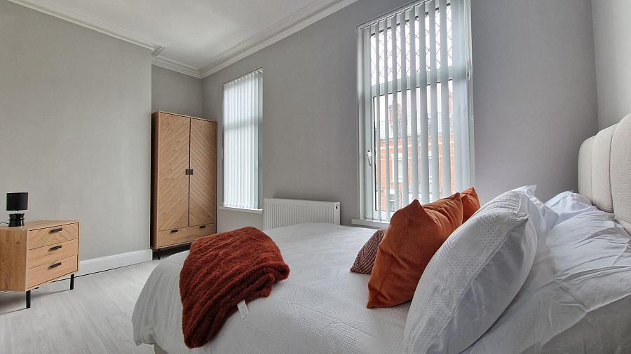 Room 4, 4 Lothair Avenue, belfast, BT15 2HU