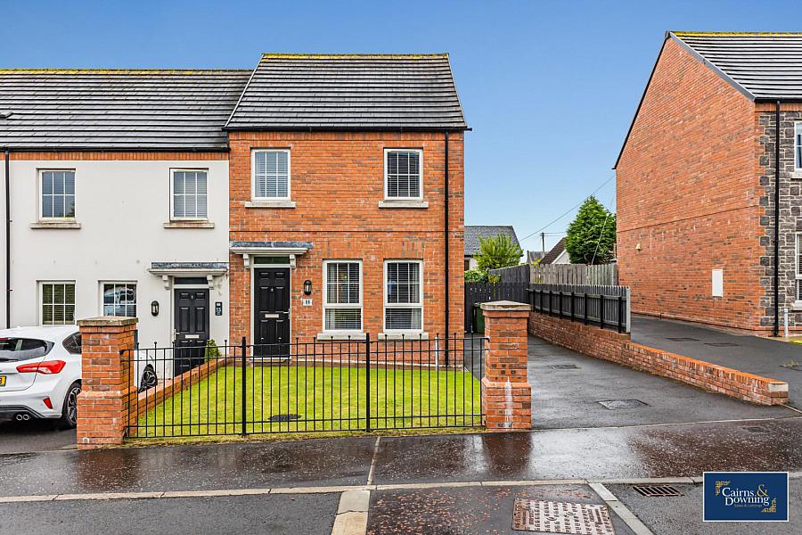 11 Fort Manor, dromore, BT25 1GG