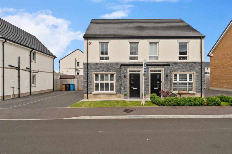 4 Rocklyn Crescent, donaghadee, BT21 0FY