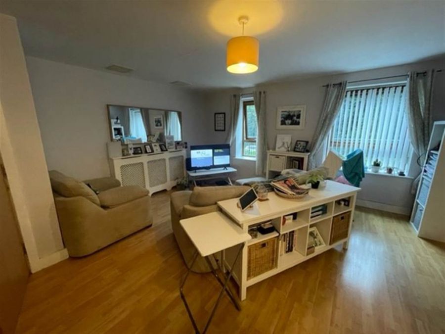 Apt 29 Park Royal, upper lisburn road, belfast, BT9 7GY