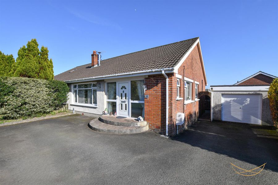 4 Grange Valley Grove, ballyclare, BT39 9HQ