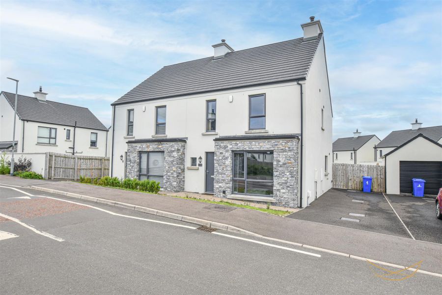 4 Oakwood Avenue, antrim, BT41 2FT