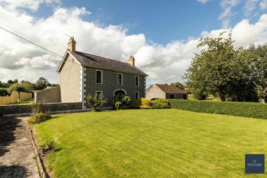 18 Lisburn Road, moira, BT67 0JR