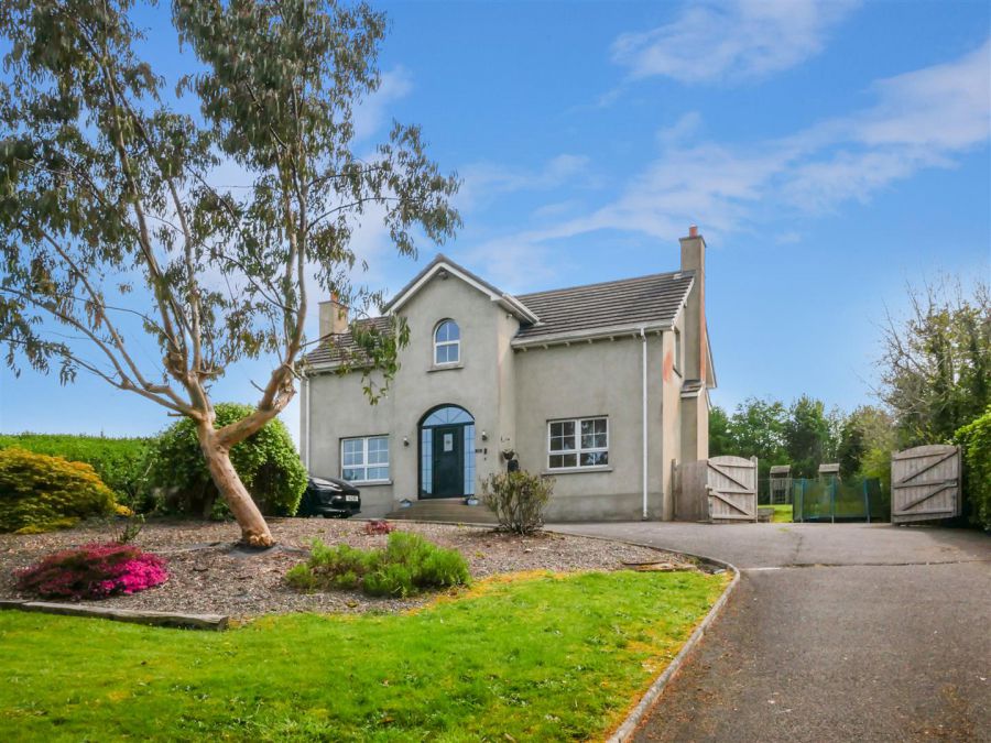 228 Hillhall Road, lisburn, BT27 5JQ