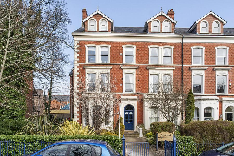 1, 14 College Gardens, belfast, BT9 6BQ