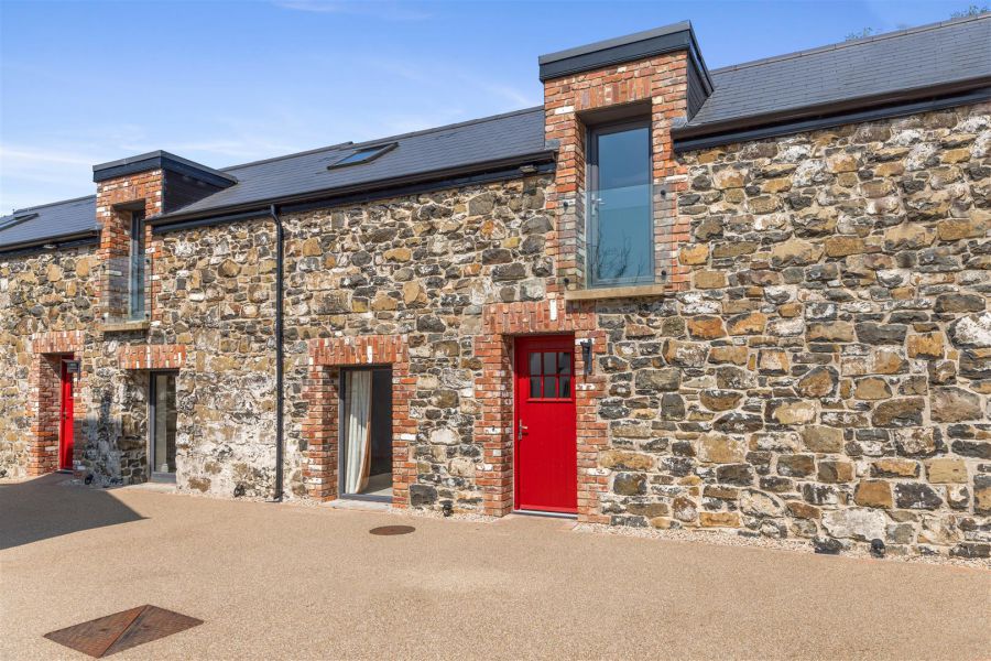 2 Corrstown Lane, portrush, BT56 8FX