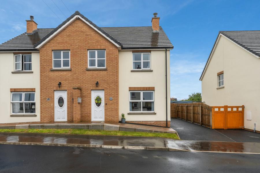 30 Mcbriar Park, carrowdore, newtownards, BT22 2UN