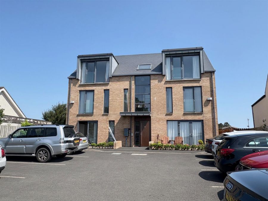 Apartment 1 5 Island Park, carrickfergus, BT38 8TW