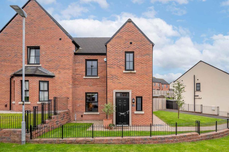 13 Castlegowan Crescent, belfast, BT5 7WQ