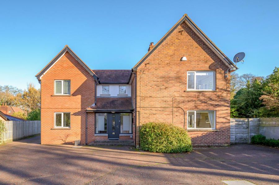 8 Croft Road, holywood, BT18 0PB