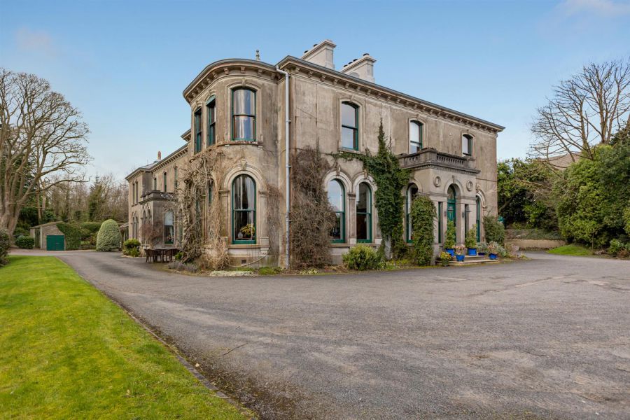 The Andrews Suite, Apt 2 Ardara House, 11 ballygowan road, comber, BT23 5PG