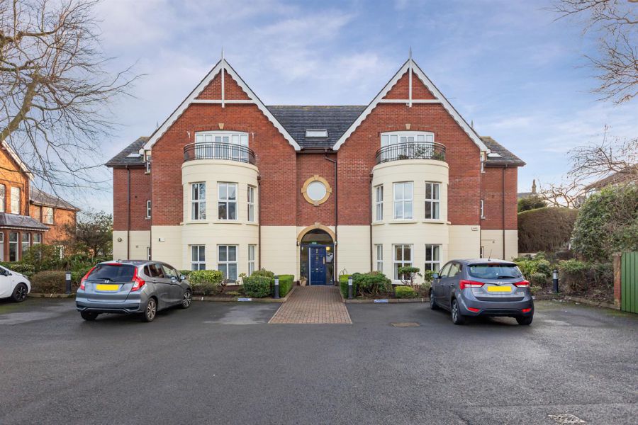 Penthouse, 8 Bayside Apartments, 24 ballyholme road, bangor, BT20 5JS