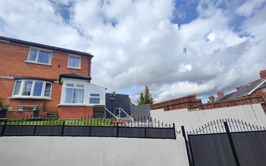 1 Duffield Park, ballygomartin, belfast, BT13 3QN