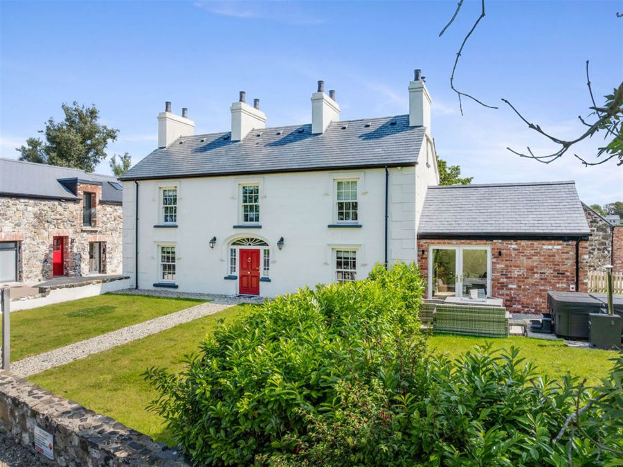 The Farmhouse 6 Corrstown Lane, portrush, BT56 8FX