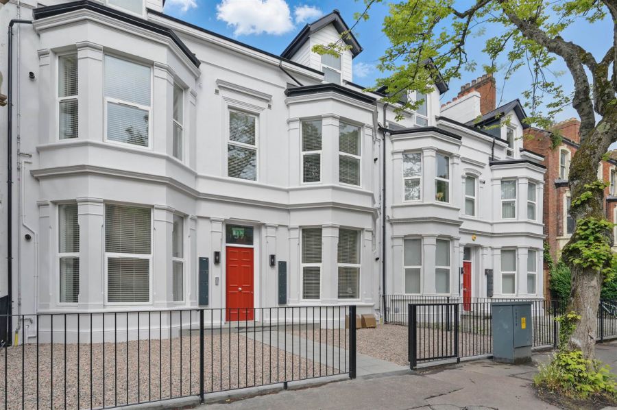 Apt 2 37 Wellington Park, lisburn road, belfast, BT9 6DN