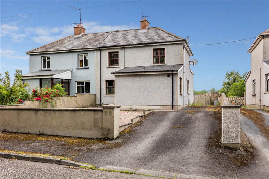 10 Lisburn Road, moira, BT67 0JP