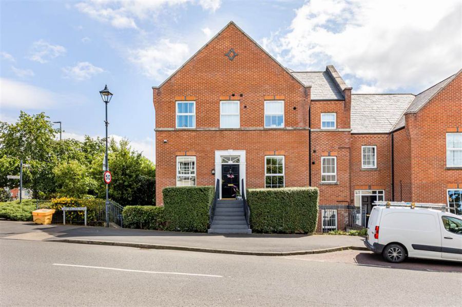 36 Lady Wallace Walk, lisburn, BT28 3GY