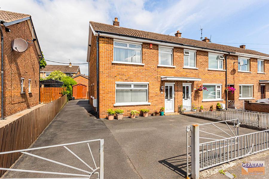 18 Skyline Drive, lisburn, BT27 4HH