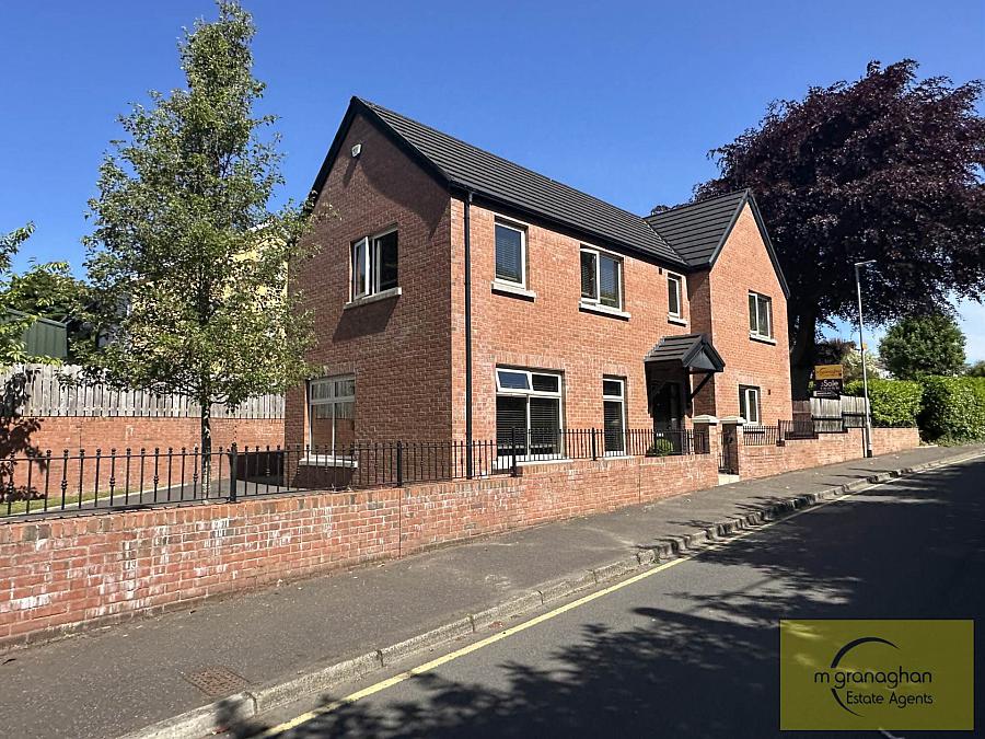 2e The Green, dunmurry, belfast, BT17 0EH