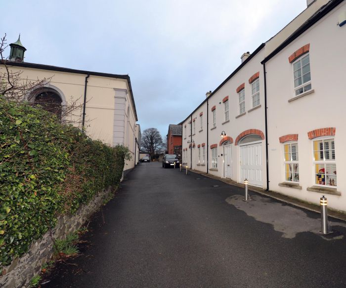 Meeting Street, hillsborough, royal hillsborough, BT26 6GP